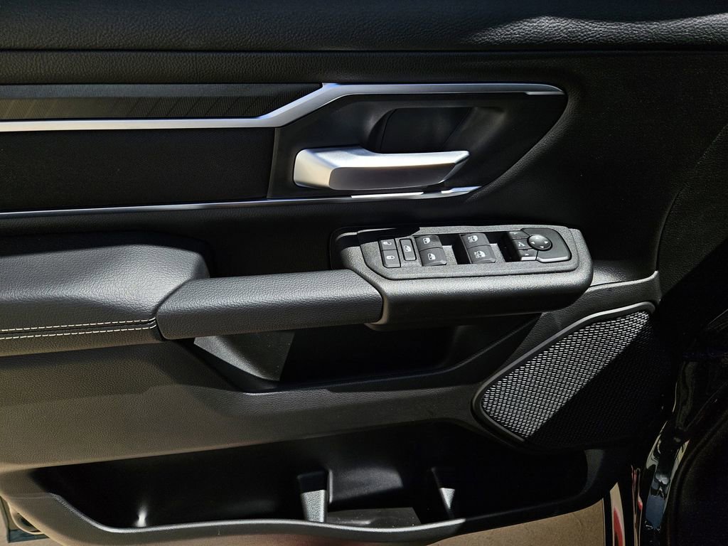 New 2026 RAM 1500 4x4 Crew Cab image 13