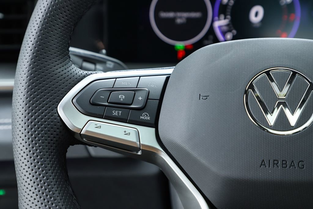 New 2026 Volkswagen Tiguan SE R-Line image 21