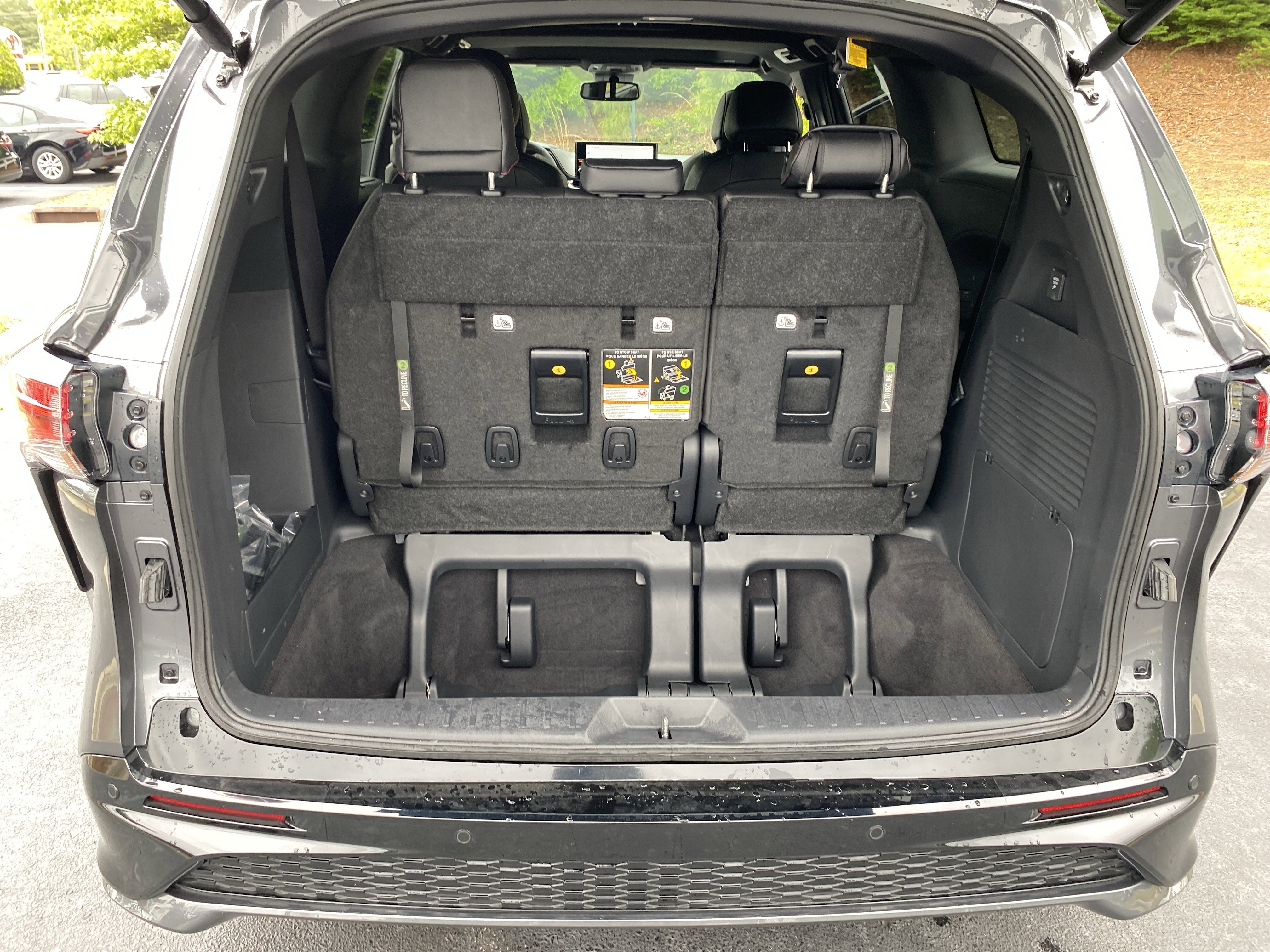 Certified 2025 Toyota Sienna XSE w/ XSE Plus Package FWD image 24