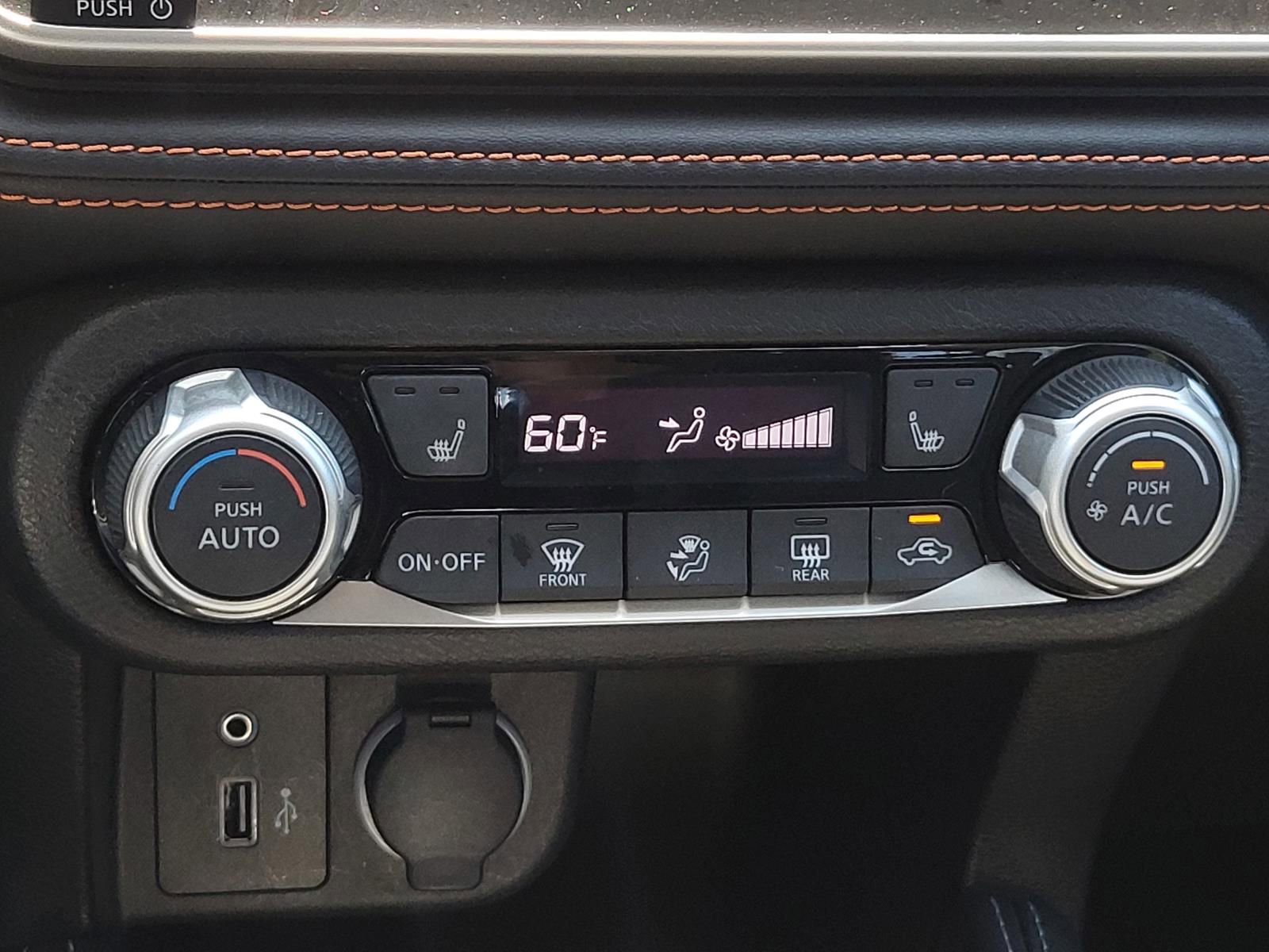 Used 2019 Nissan Kicks SR w/ SR Premium Package FWD image 28