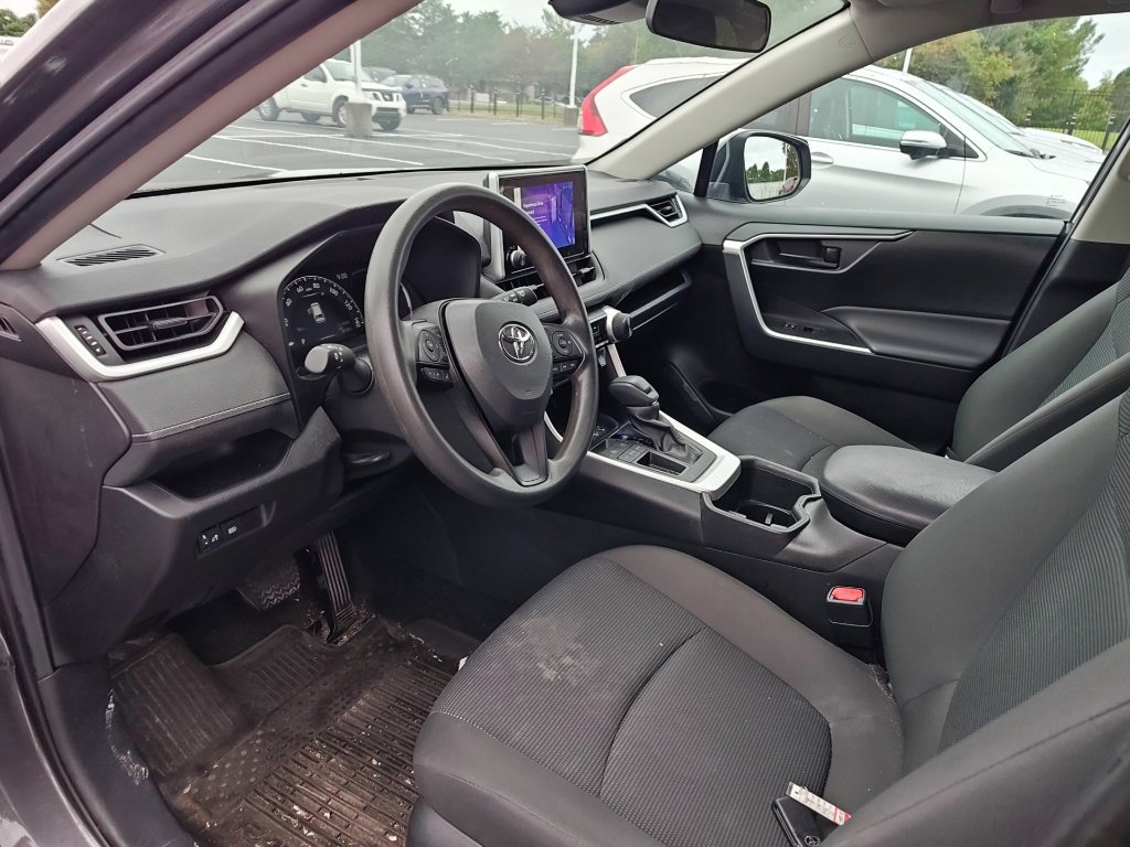 Used 2024 Toyota RAV4 LE FWD image 7