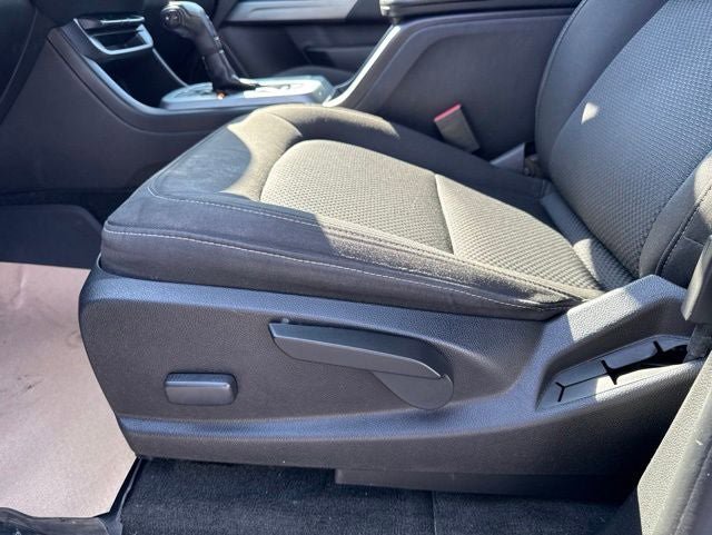 Used 2017 Chevrolet Colorado LT w/ LT Convenience Package RWD image 11