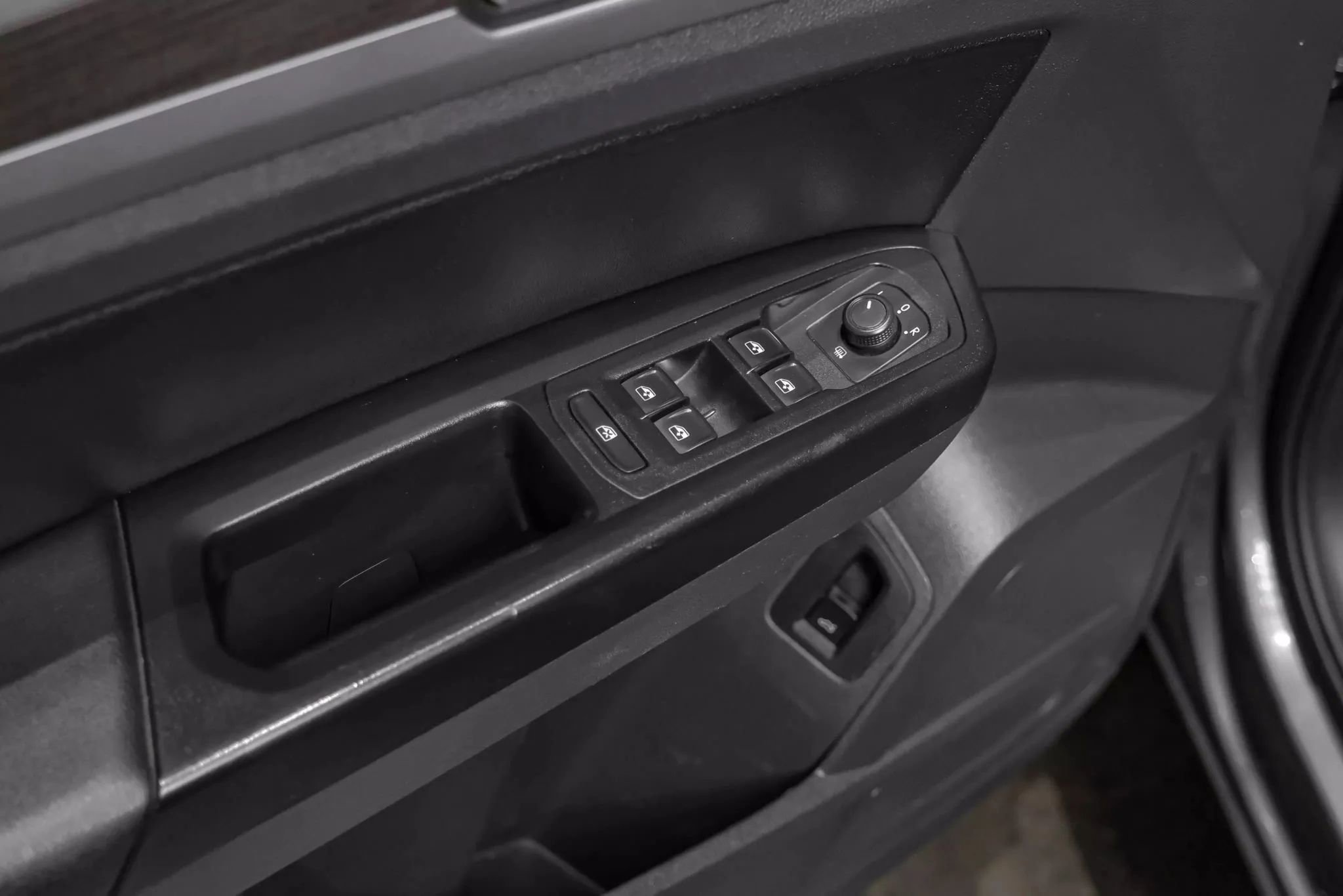 Used 2020 Volkswagen Atlas SE w/ Towing Package image 37