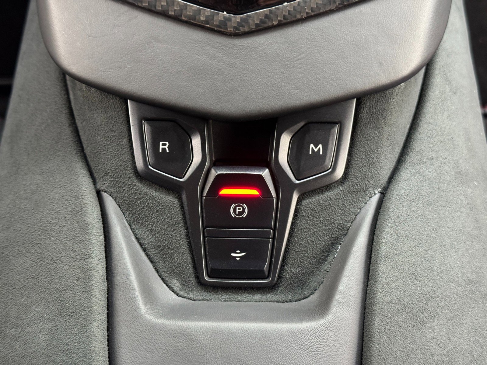 Used 2017 Lamborghini Aventador S image 35