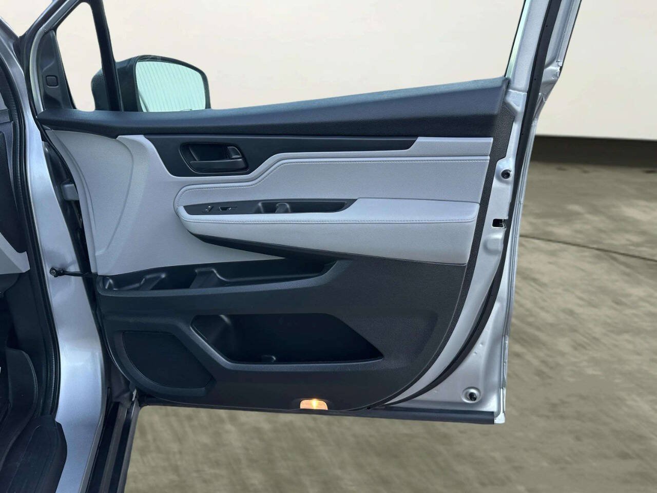 Used 2018 Honda Odyssey EX-L image 18