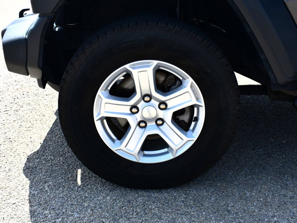 Used 2020 Jeep Wrangler Sport AWD/4WD image 6