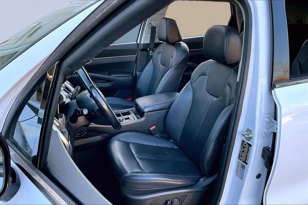 Used 2022 Kia Sorento EX w/ Panoramic Sunroof Package image 16