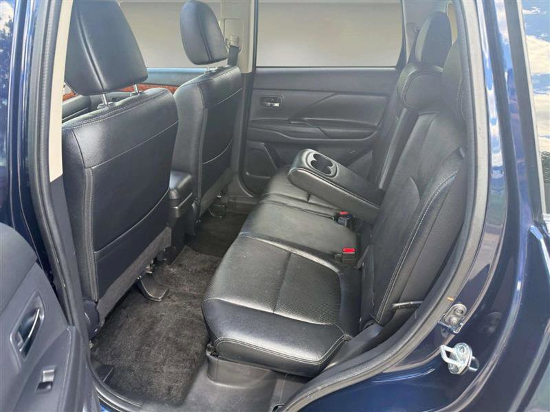 Used 2014 Mitsubishi Outlander GT image 17