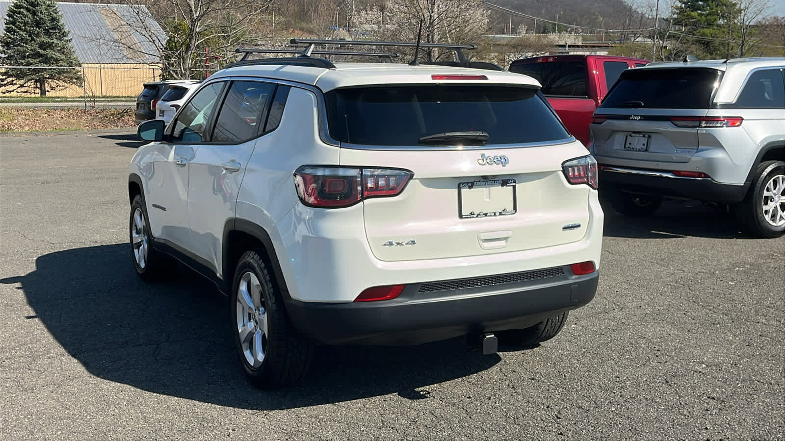 Used 2017 Jeep Compass Latitude w/ Cold Weather Group image 6
