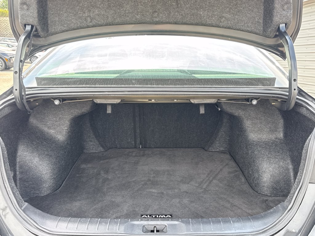 Used 2025 Nissan Altima 2.5 SV AWD/4WD image 12