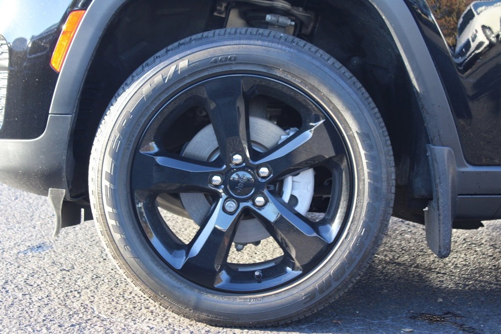 Used 2023 Jeep Grand Cherokee Altitude image 15