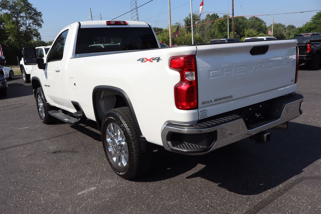 Used 2024 Chevrolet Silverado 3500 LT w/ Convenience Package AWD/4WD image 3