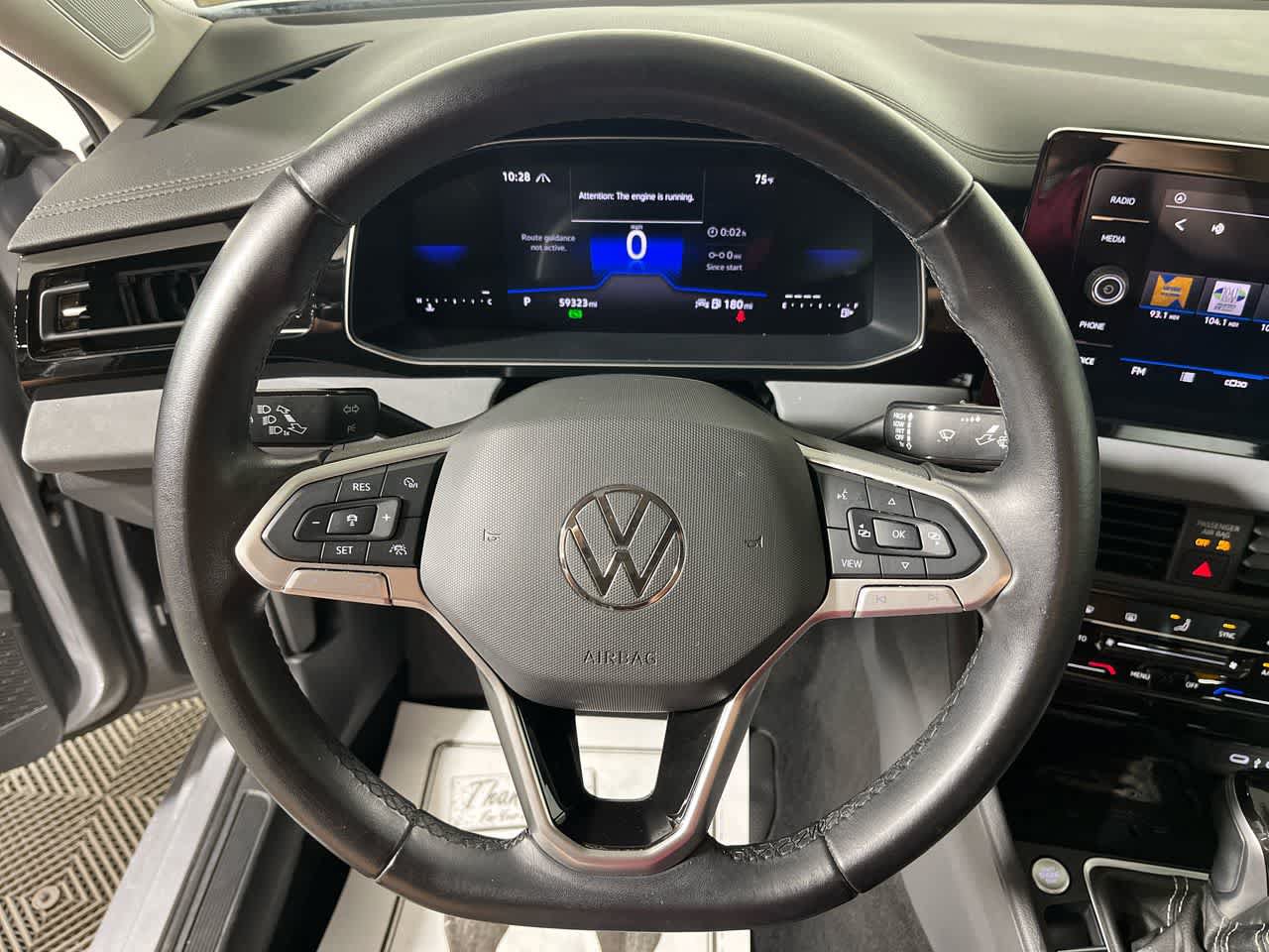 Used 2025 Volkswagen Jetta SE FWD image 16