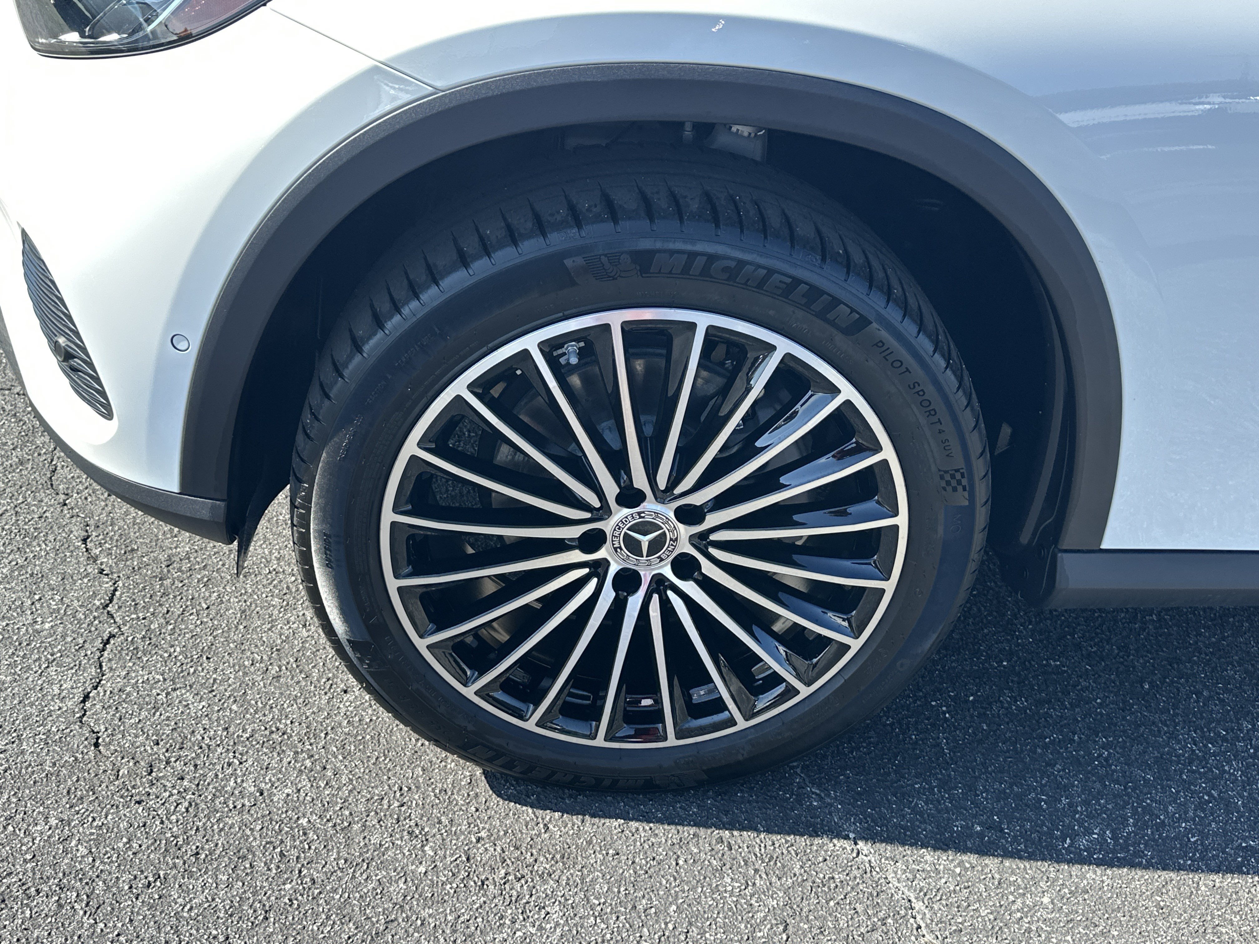 Used 2025 Mercedes-Benz GLC 300 image 11
