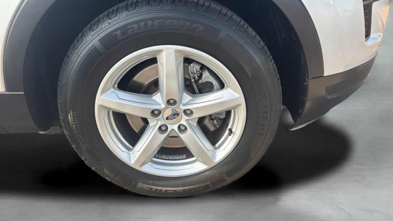 Used 2018 Ford Explorer XLT w/ Equipment Group 202A FWD image 30