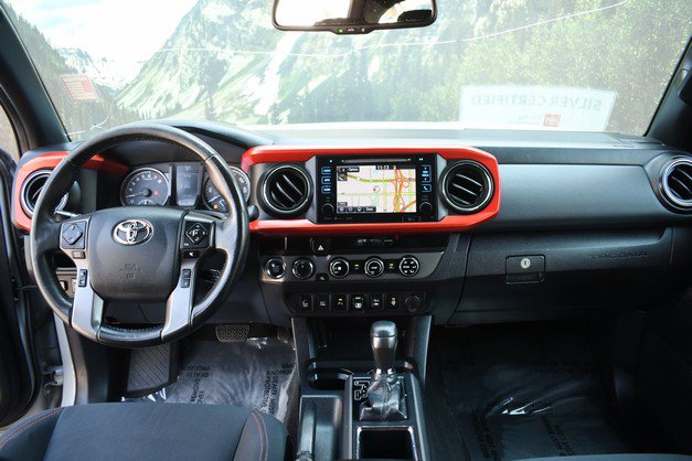 Certified 2018 Toyota Tacoma TRD Off-Road w/ Technology Package AWD/4WD image 18