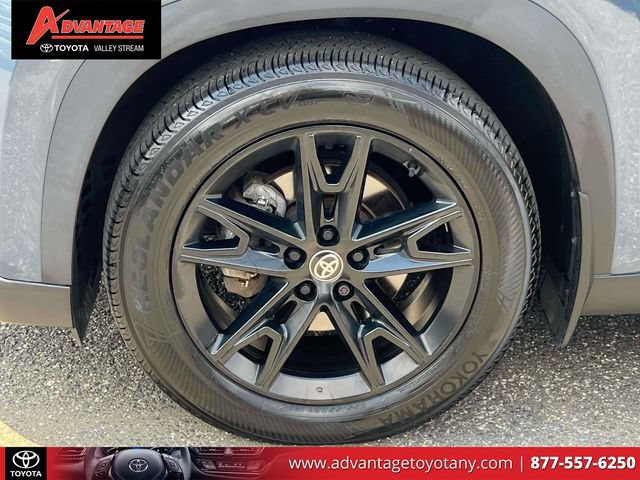 Used 2024 Toyota Grand Highlander AWD image 11