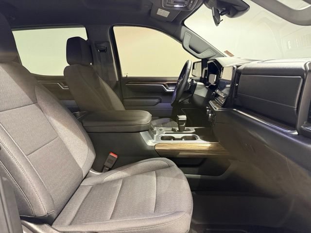 Used 2025 Chevrolet Silverado 1500 LT w/ Convenience Package II AWD/4WD image 27