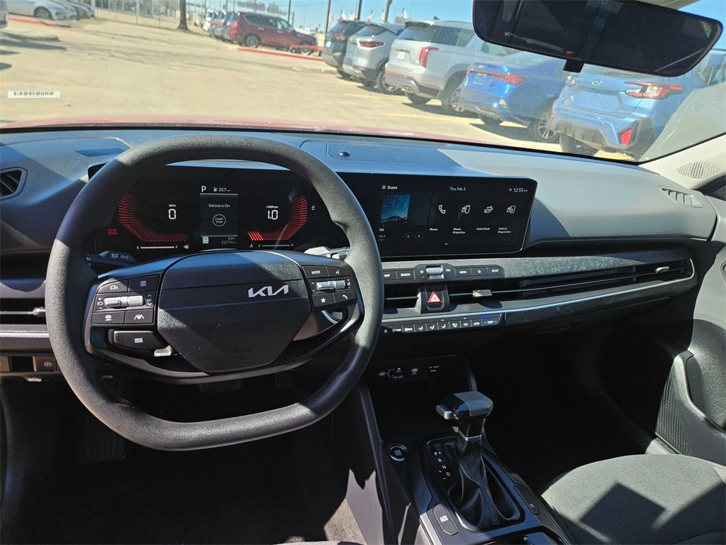 Used 2025 Kia K4 LXS image 16
