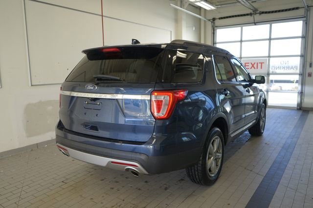 Used 2017 Ford Explorer XLT w/ Equipment Group 202A AWD/4WD image 14