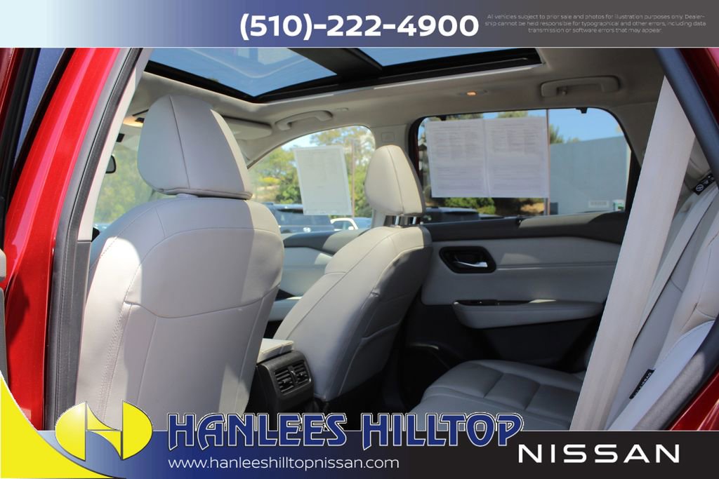Used 2023 Nissan Rogue SL w/ SL Premium Package image 12