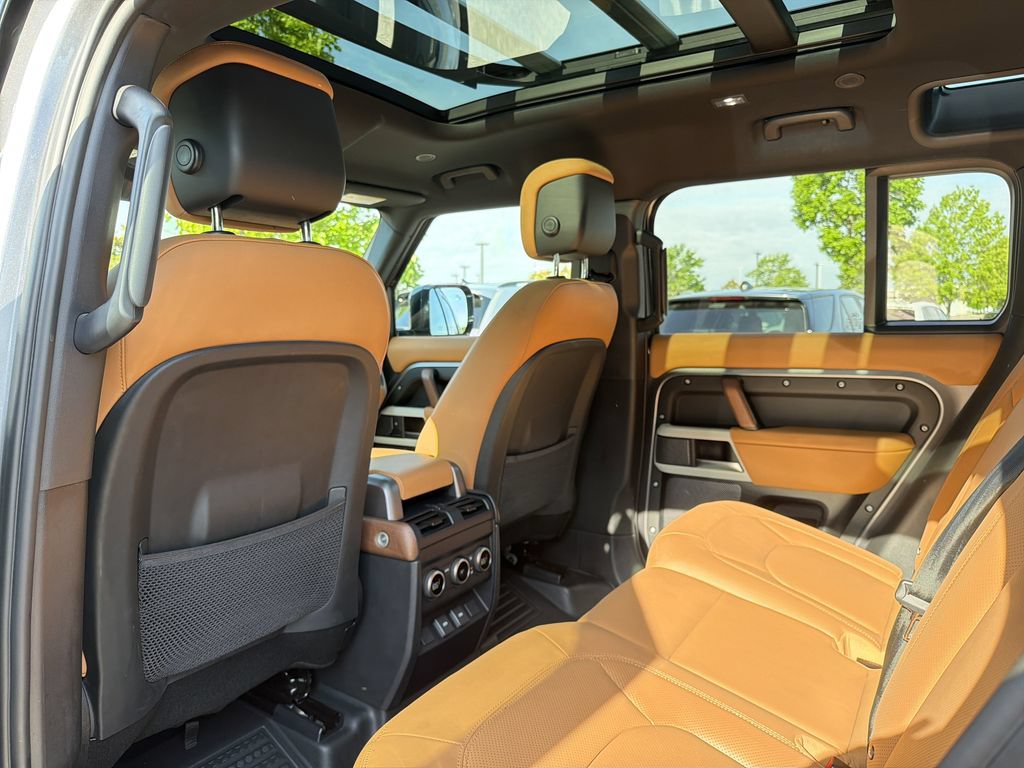 Used 2023 Land Rover Defender 110 S AWD/4WD image 11