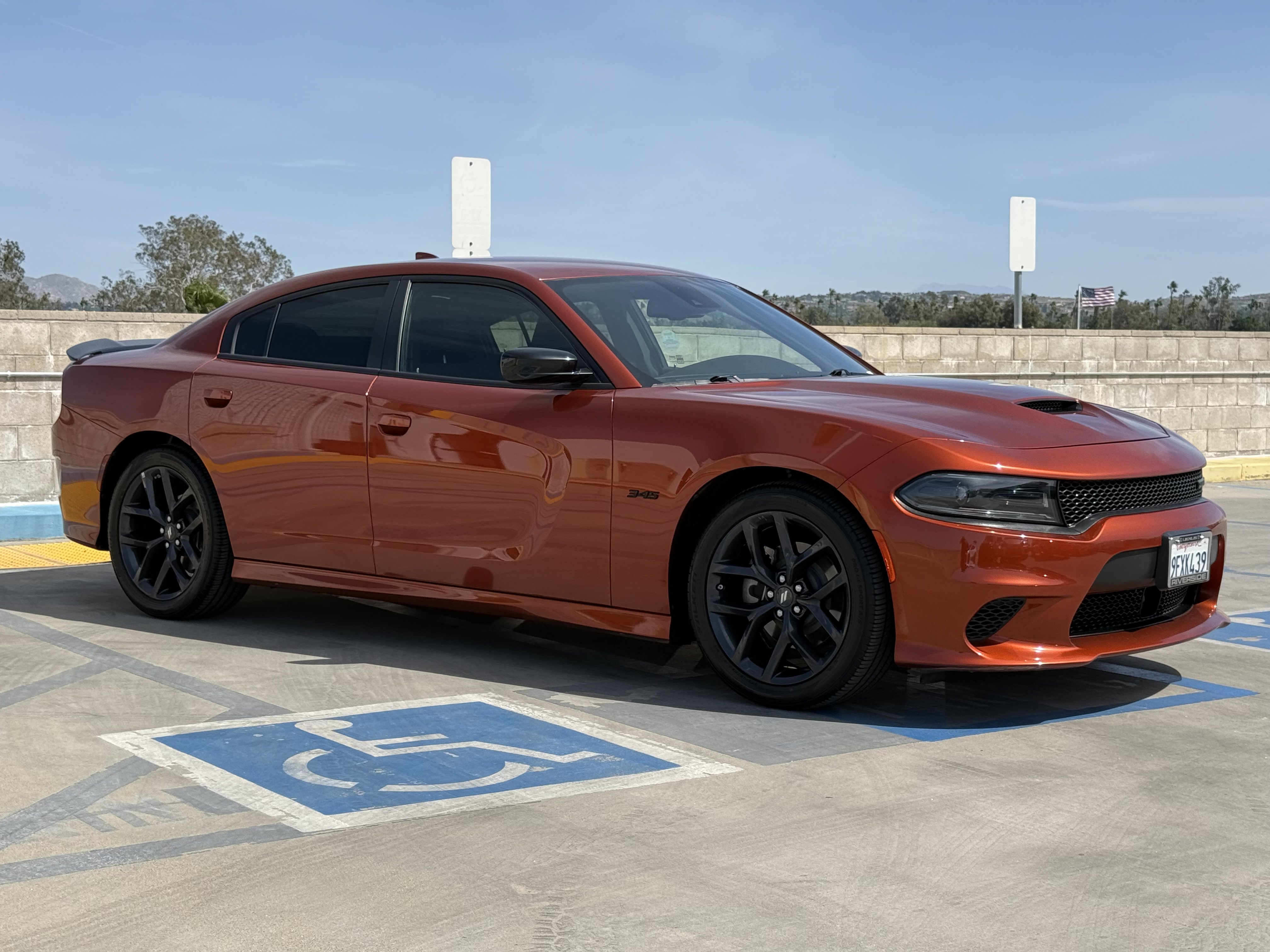 Used 2023 Dodge Charger R/T w/ Harman/Kardon Audio Group RWD image 2