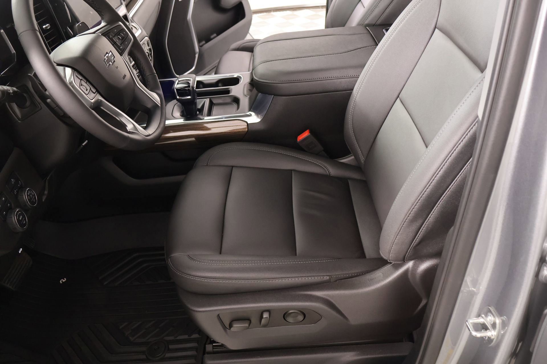 Used 2023 Chevrolet Silverado 1500 RST image 11