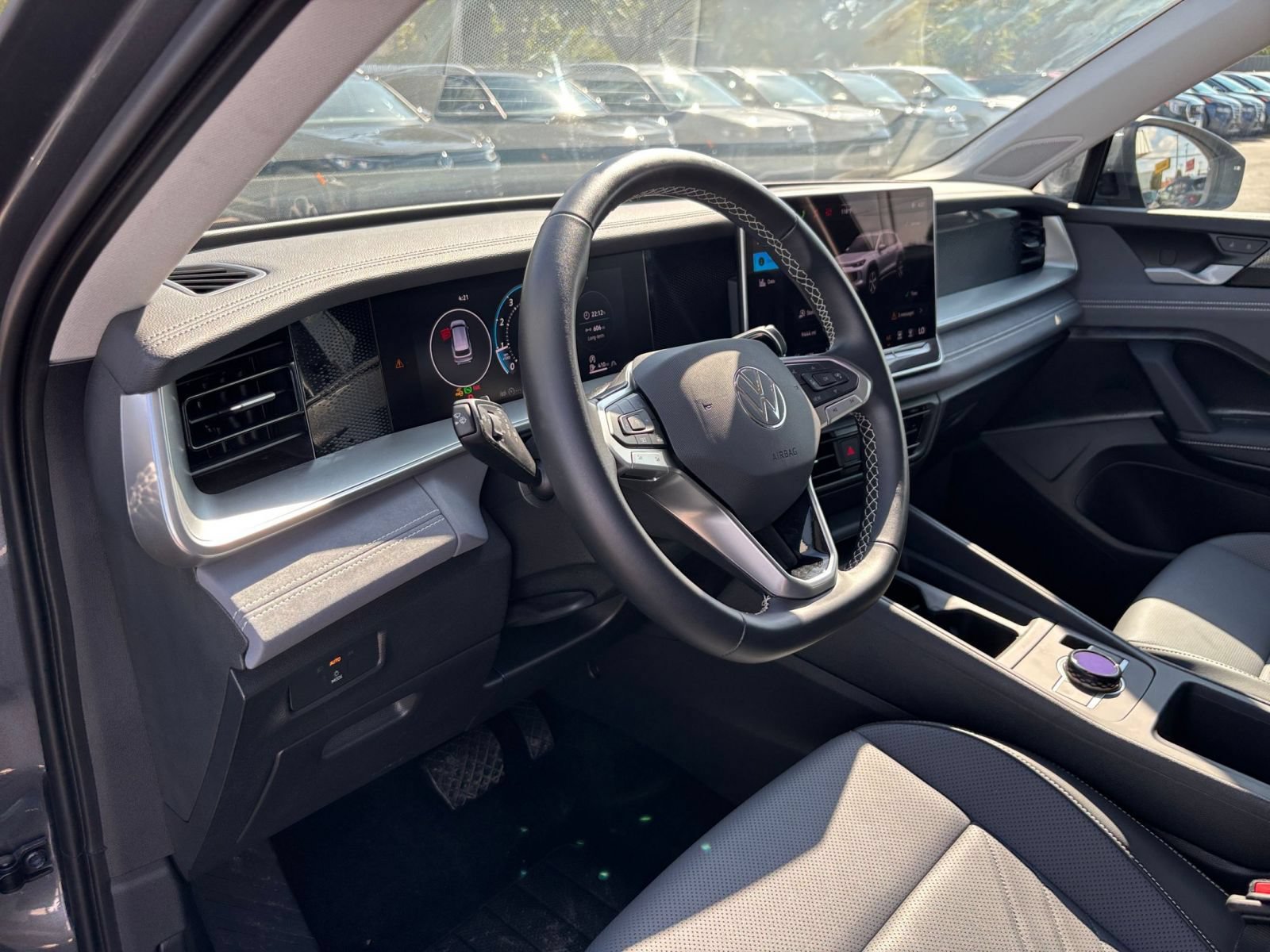 Used 2026 Volkswagen Tiguan SE AWD/4WD image 34