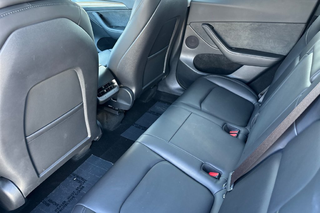 Used 2023 Tesla Model Y 2WD image 11