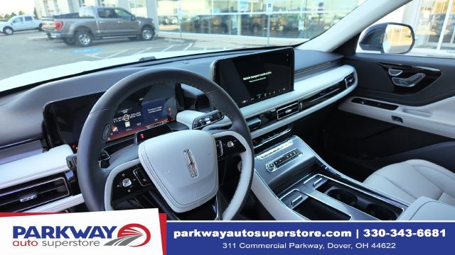 New 2027 Lincoln Aviator AWD image 12