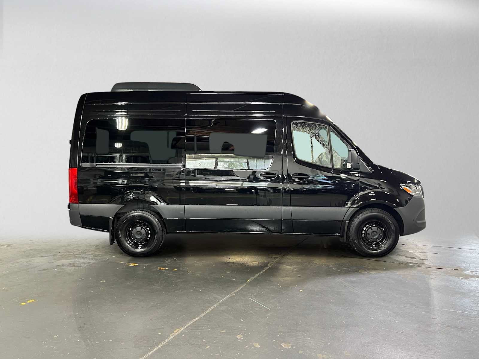Used 2025 Mercedes-Benz Sprinter 2500 image 2