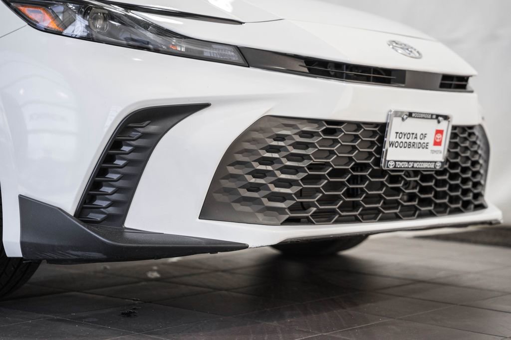 Used 2025 Toyota Camry SE image 13