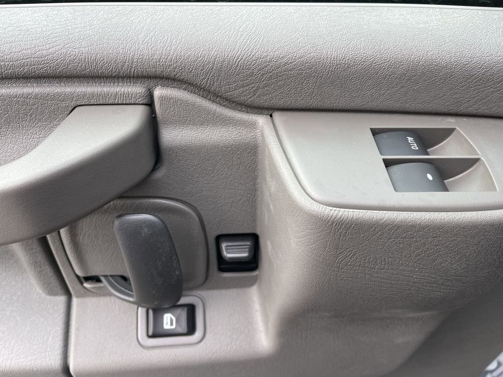 New 2025 Chevrolet Express 3500 w/ Power Convenience Package image 7
