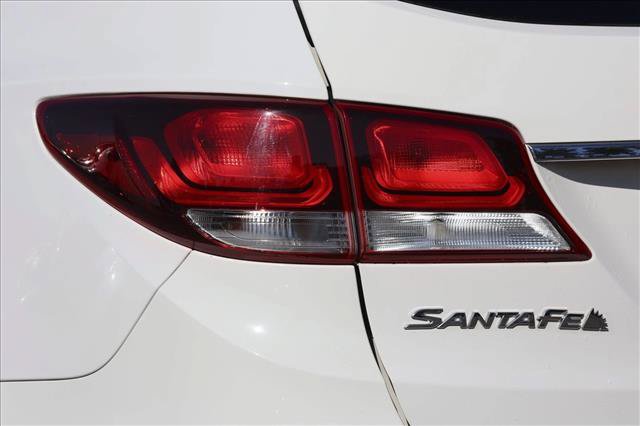 Used 2018 Hyundai Santa Fe SE w/ Cargo Package AWD/4WD image 11