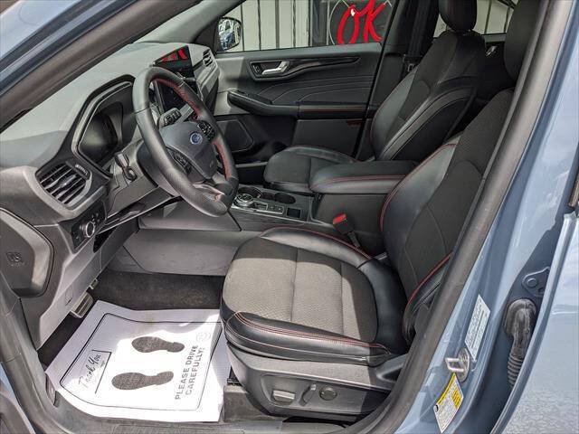 Used 2024 Ford Escape ST-Line w/ Tech Pack #1 AWD/4WD image 9