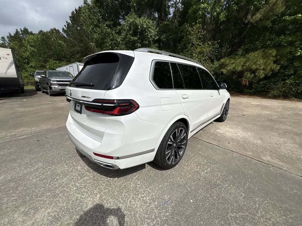 Used 2025 BMW X7 xDrive40i AWD/4WD image 8