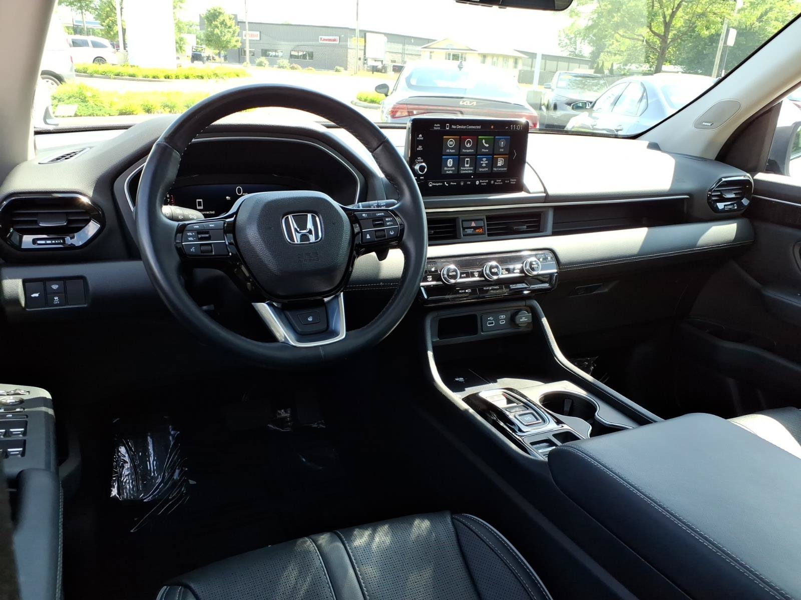 Used 2023 Honda Pilot Elite image 6