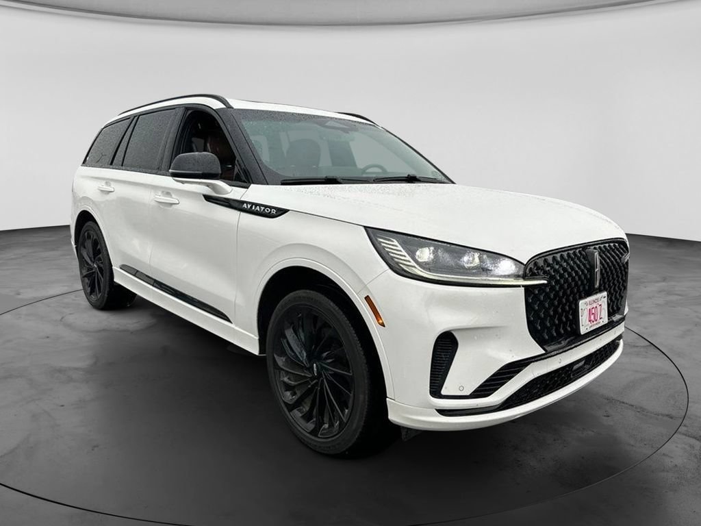 Used 2025 Lincoln Aviator Reserve w/ Equipment Group 201A AWD/4WD image 2