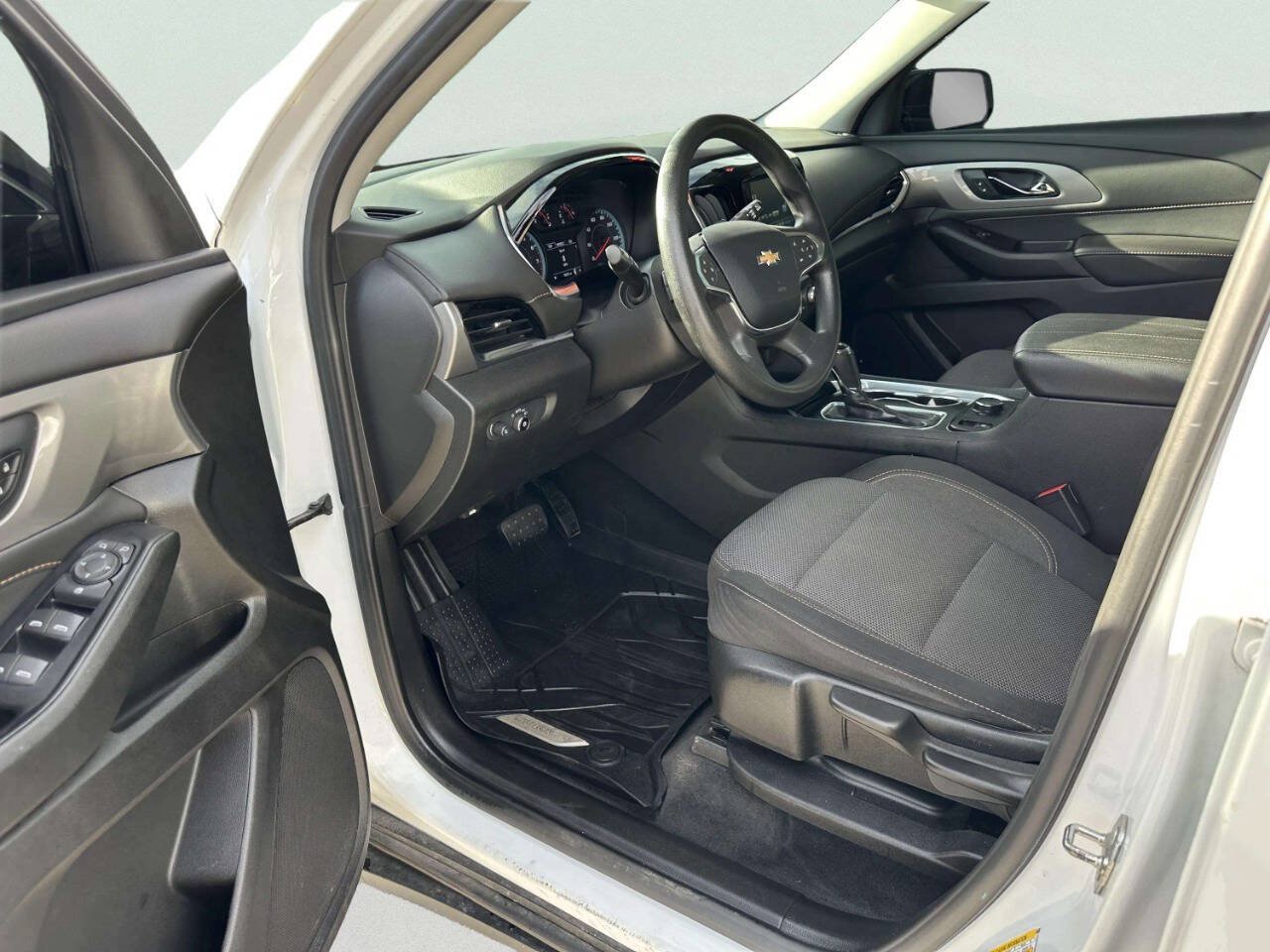 Used 2019 Chevrolet Traverse LS AWD/4WD image 13