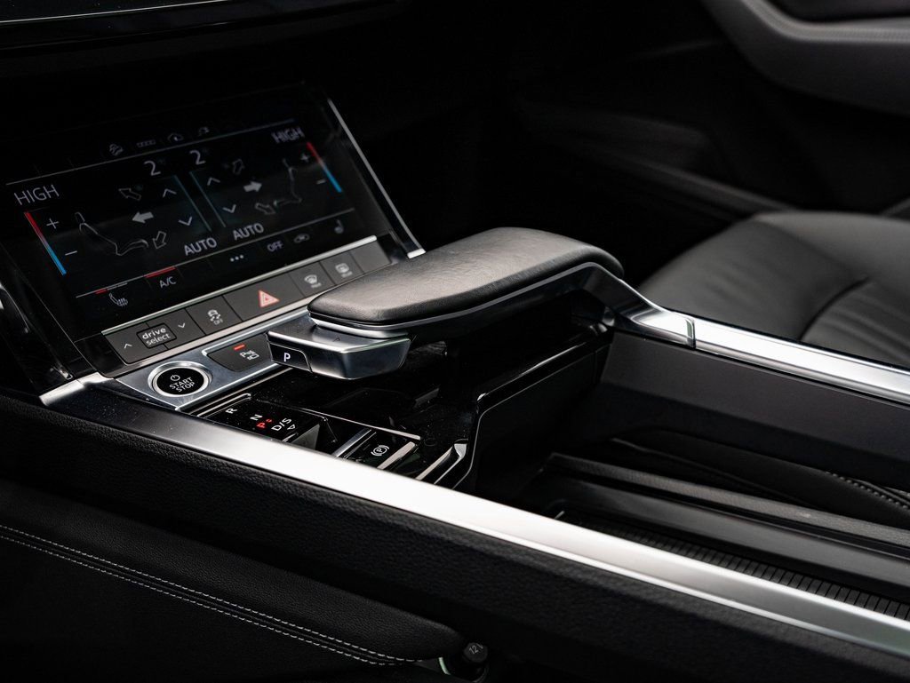 Used 2022 Audi e-tron Premium w/ Convenience Plus Package AWD/4WD image 37