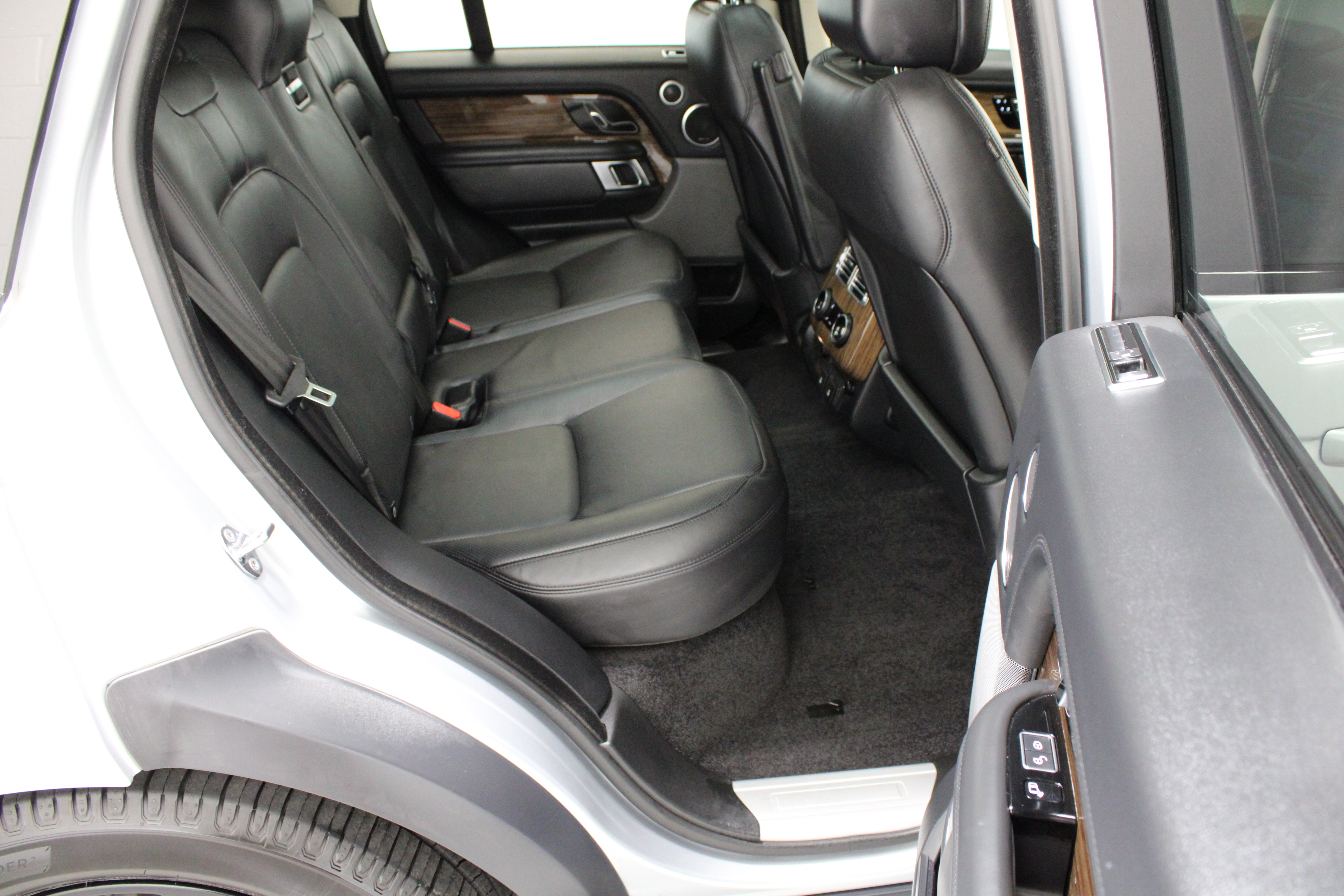Used 2019 Land Rover Range Rover HSE AWD/4WD image 36