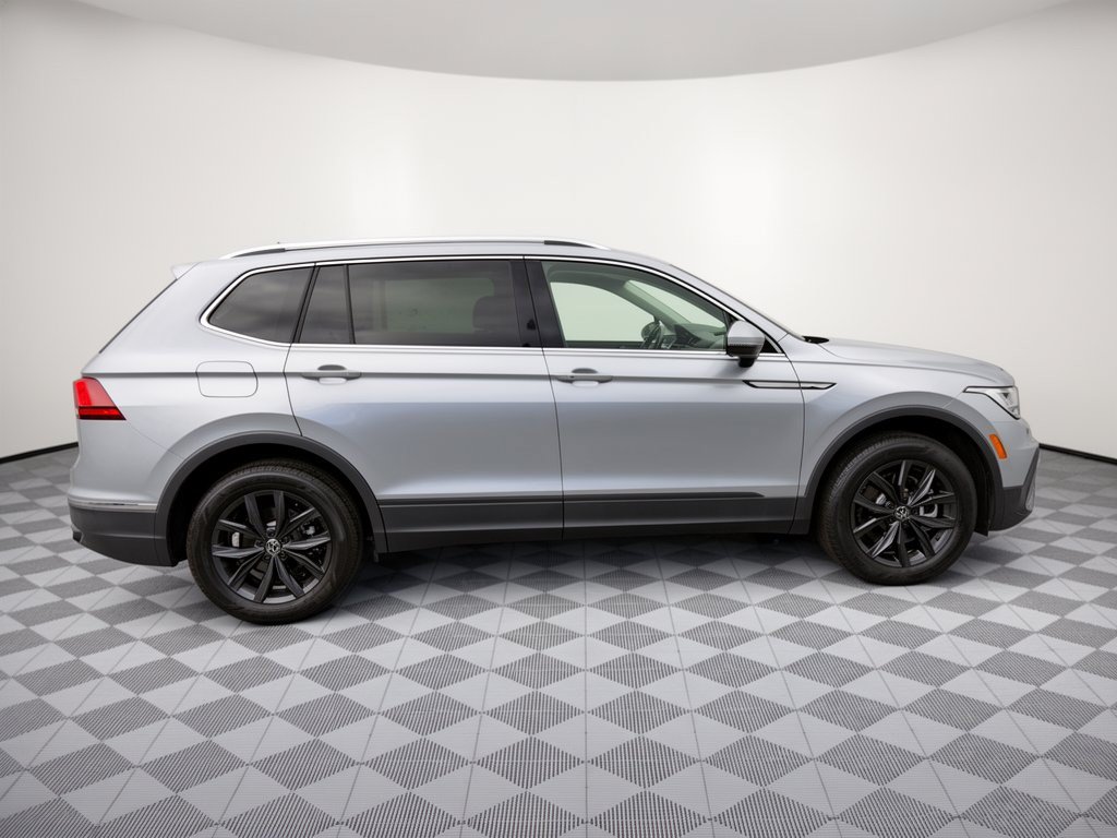 Used 2024 Volkswagen Tiguan SE FWD image 8