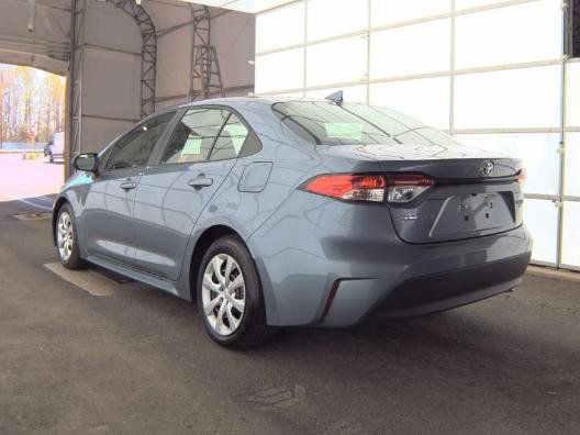 Used 2025 Toyota Corolla LE FWD image 3