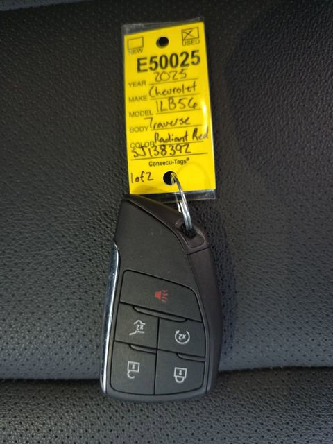 Used 2025 Chevrolet Traverse LT image 28
