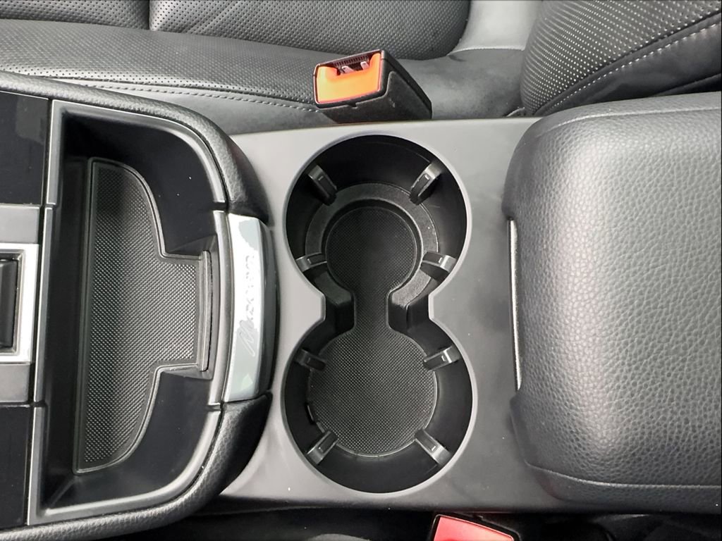 Used 2023 Porsche Macan w/ Sport Chrono Package image 47