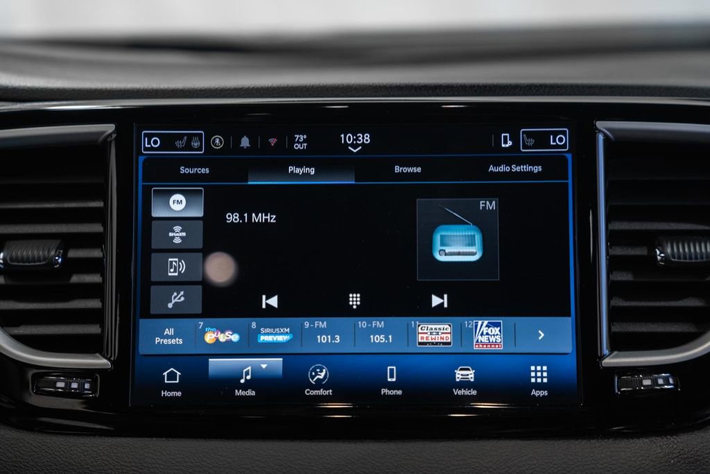 Used 2025 Chrysler Pacifica Select FWD image 26