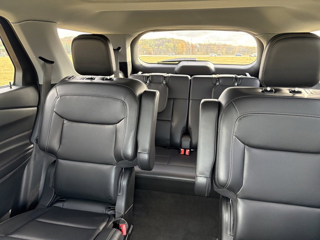 Used 2023 Ford Explorer XLT w/ Equipment Group 202A image 11