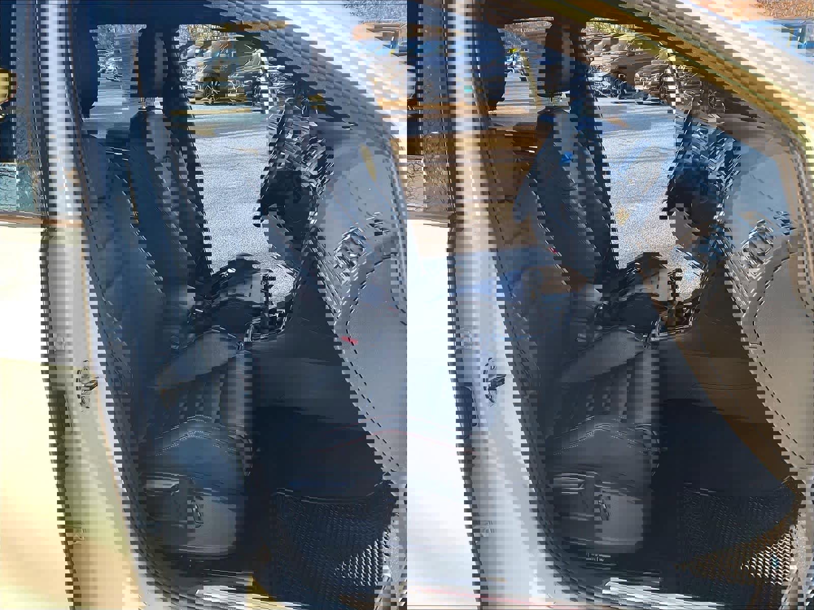 Used 2017 Volkswagen GTI SE image 10