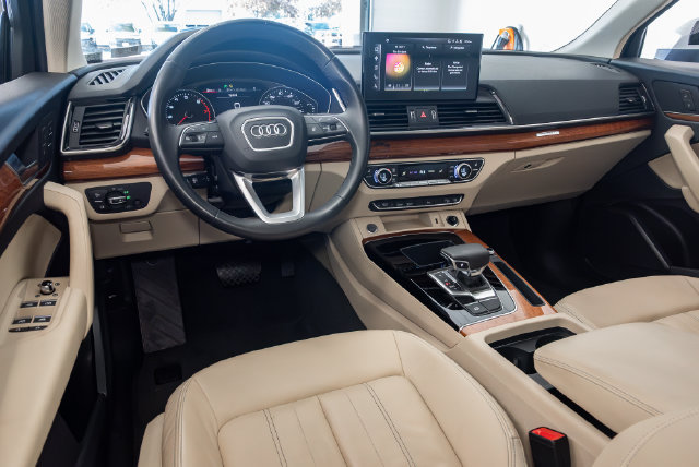 Used 2023 Audi Q5 2.0T Premium w/ Convenience Package AWD/4WD image 7